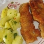 Fileuri de salau pane cu garnitura de cartofi natur