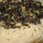 Spaghetti cu ciuperci champignon si cascaval