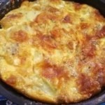 Omleta cu carnati si cascaval