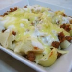 Pipe rigate cu carne şi sos alb