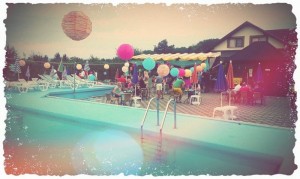 Cum organizam o petrecere la piscina?