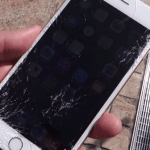 Cum se poate strica un display iPhone?