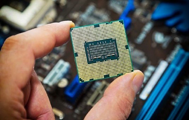 Care sunt avantajele procesoarelor i7?