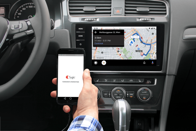 Comanda o navigatie Android pentru masina ta!