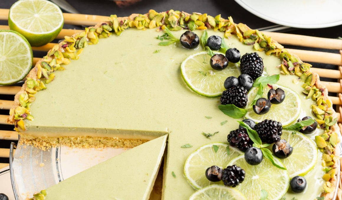 De ce să comanzi mereu torturi raw vegan de la Vyro Raw & Vegan Bistro?