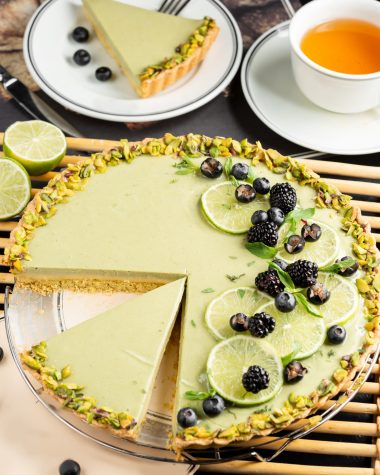 De ce să comanzi mereu torturi raw vegan de la Vyro Raw & Vegan Bistro?